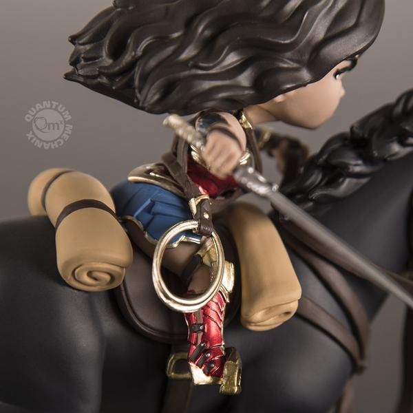 Quantum Mechanix Q-Fig Max DC Comics Wonder Woman "Rides Into Battle" Vinyl Figure